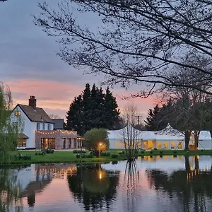 Minstrel Court Wedding Venue Cambridge (Cambridgeshire)